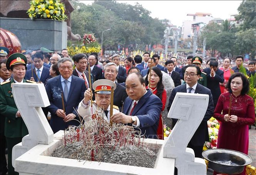 Tưng bừng khai hội Gò Đống Đa